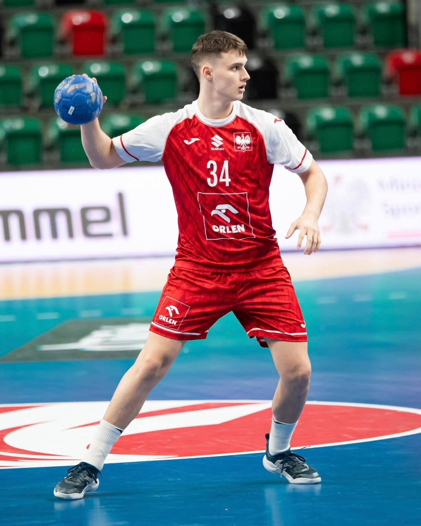 nasz-absolwent-w-kadrze-narodowej-pilki-recznej-678320.jpg
