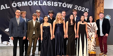 Powiększ grafikę: bal-osmoklasisty-2025-625878.jpg