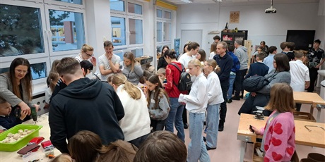 Powiększ grafikę: dzien-otwarty-szkoly-678305.jpg