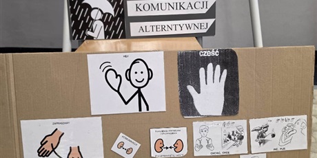 Powiększ grafikę: miesiac-komunikacji-alternatywnej-aac-w-klasie-1d-718872.jpg