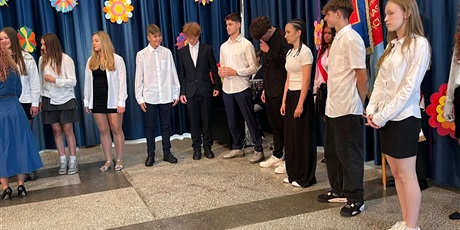 Powiększ grafikę: pozegnanie-8-klas-631731.jpg