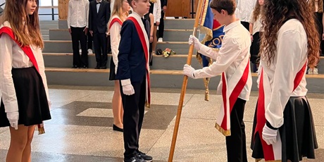 Powiększ grafikę: pozegnanie-8-klas-631734.jpg