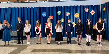 Powiększ grafikę: pozegnanie-8-klas-631737.jpg
