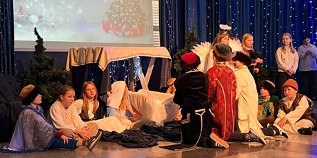 Powiększ grafikę: przedswiateczne-spotkanie-szkolnej-wspolnoty-667570.jpg