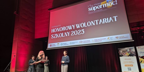 Powiększ grafikę: wielkie-wyroznienie-dla-naszej-szkoly-642322.jpg