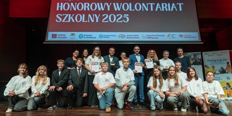 Powiększ grafikę: wielkie-wyroznienie-dla-naszej-szkoly-642327.jpg