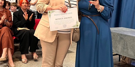 Powiększ grafikę: zakonczenie-roku-szkolnego-2024-25-631701.jpg