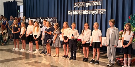 Powiększ grafikę: zakonczenie-roku-szkolnego-2025-26-706410.jpg