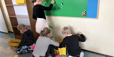 Powiększ grafikę: LEGO w bibliotece