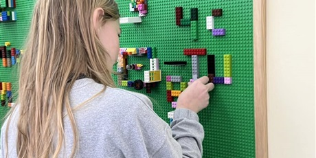 Powiększ grafikę: LEGO w bibliotece